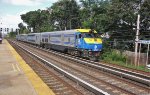 LI 422 on WB Oyster bay train 